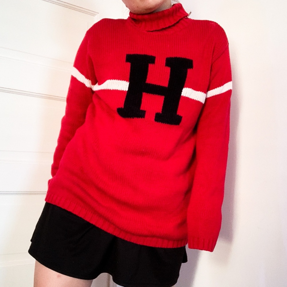 TOMMY HILFIGER BEAUTIFUL “H” LOGO SWEATER
